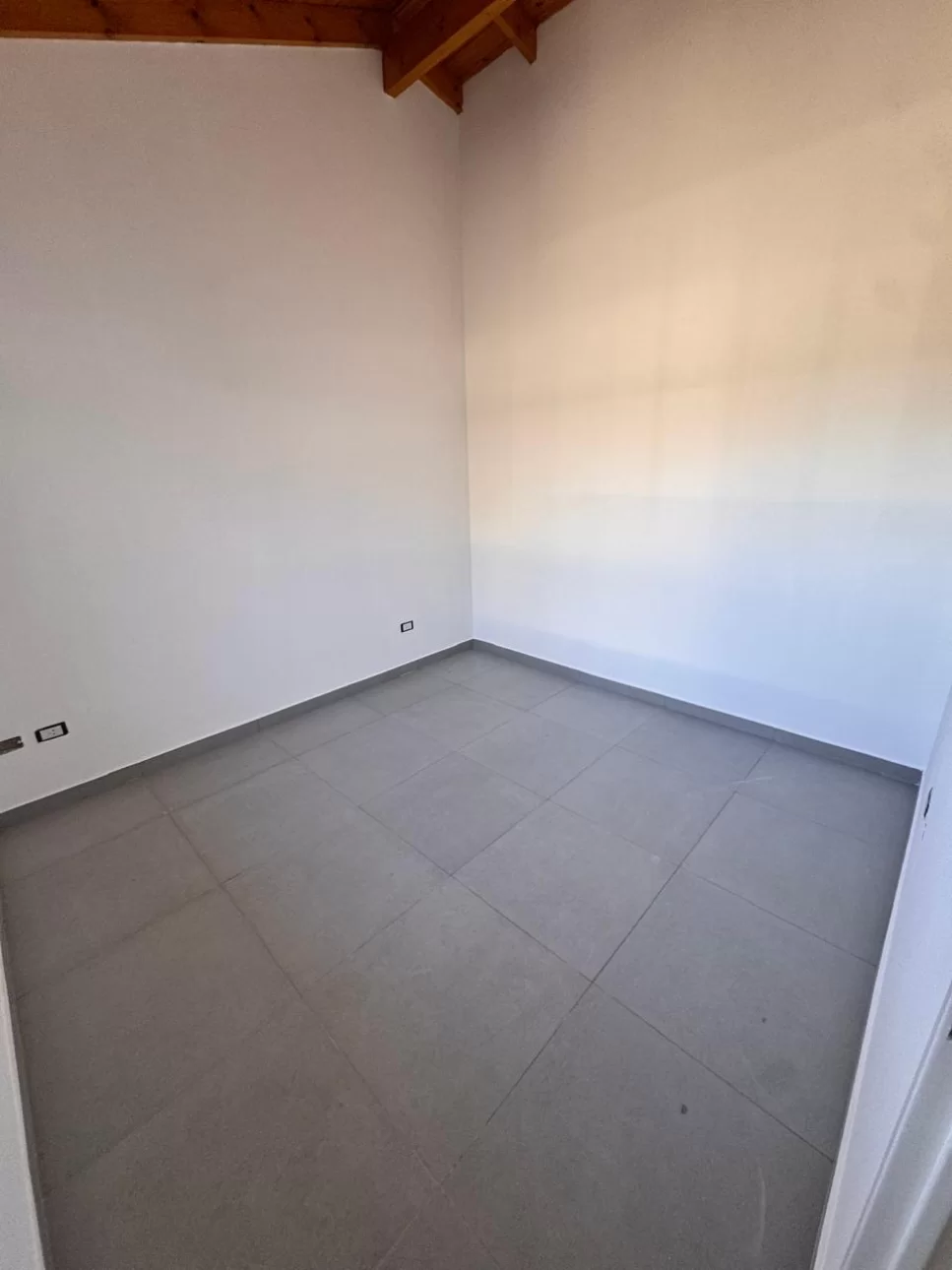 Ph en Venta -  3 amb con patio y cochera . V Ballester