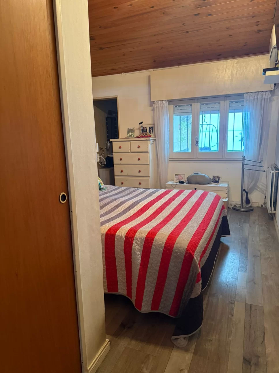 HERMOSA CASA 4 AMBIENTES
