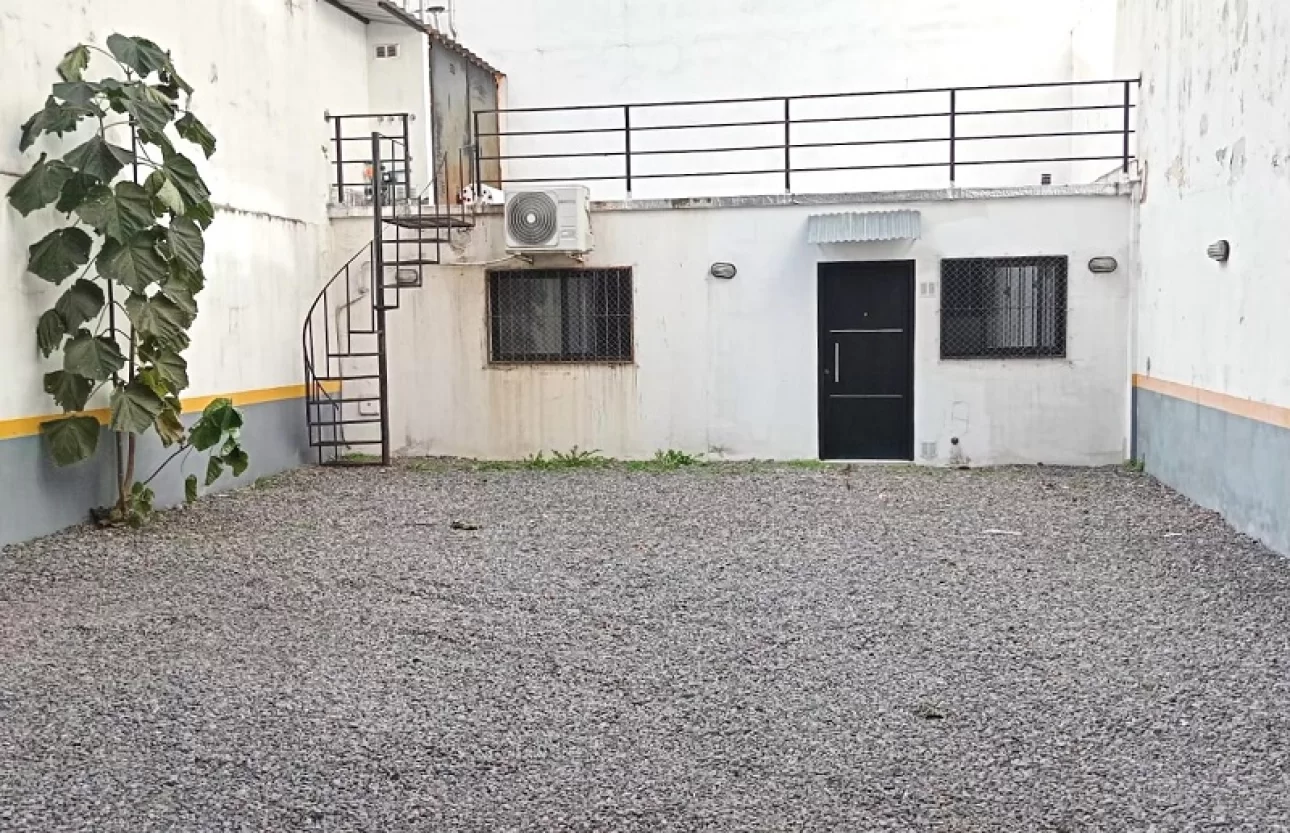 Caballito dos ambientes con espacio cochera