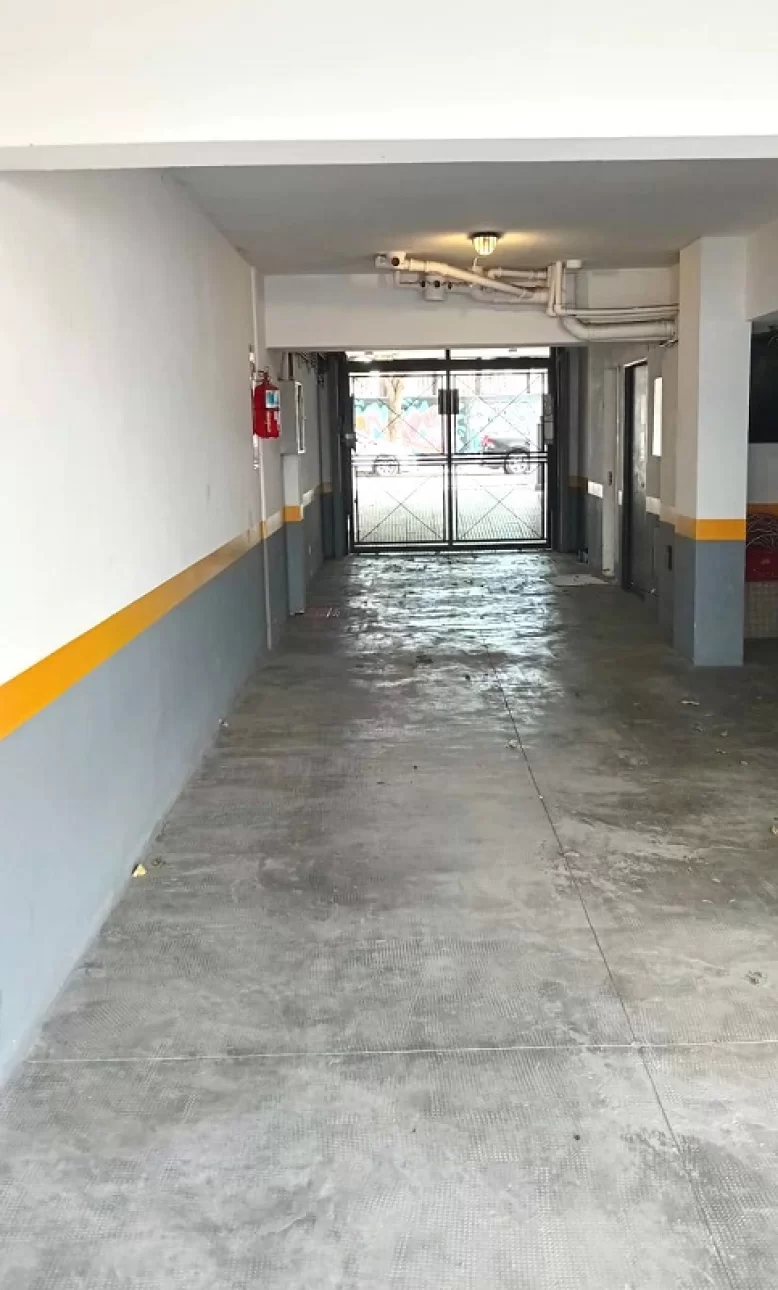Caballito dos ambientes con espacio cochera