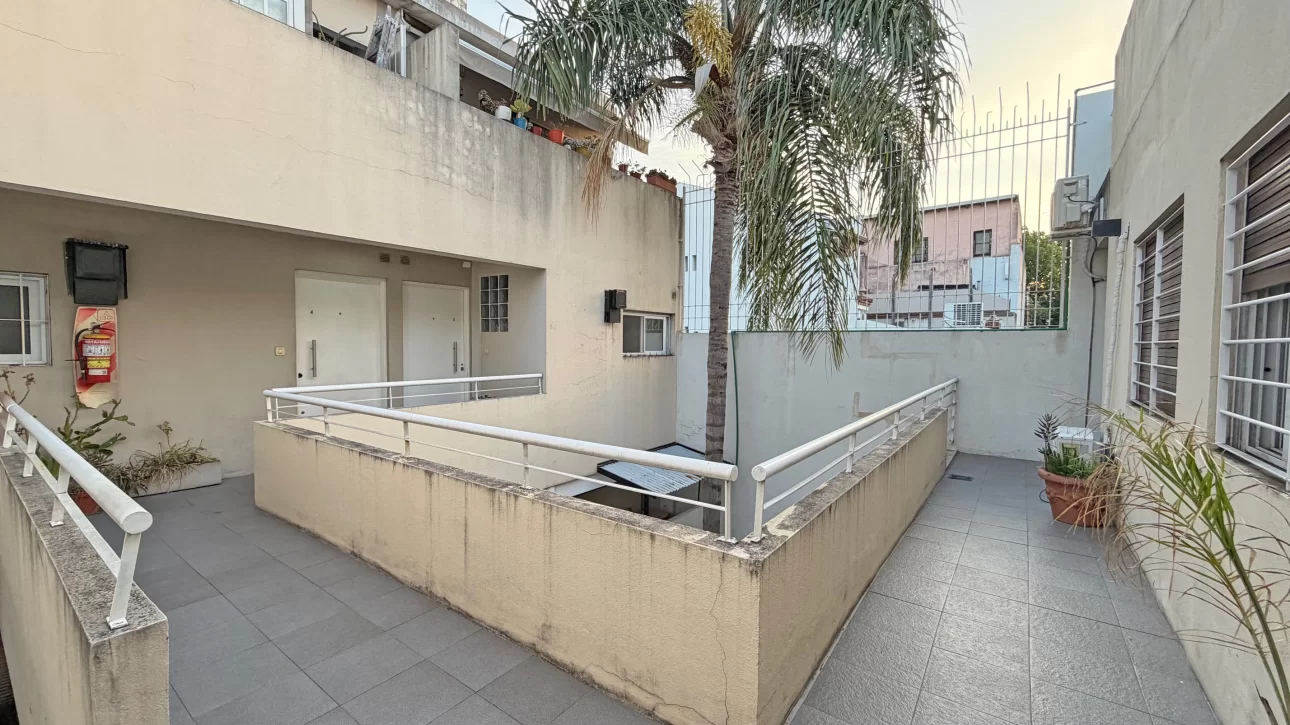 DEPARTAMENTO TIPO DUPLEX 2 AMBIENTES Y MEDIO CON TERRAZA