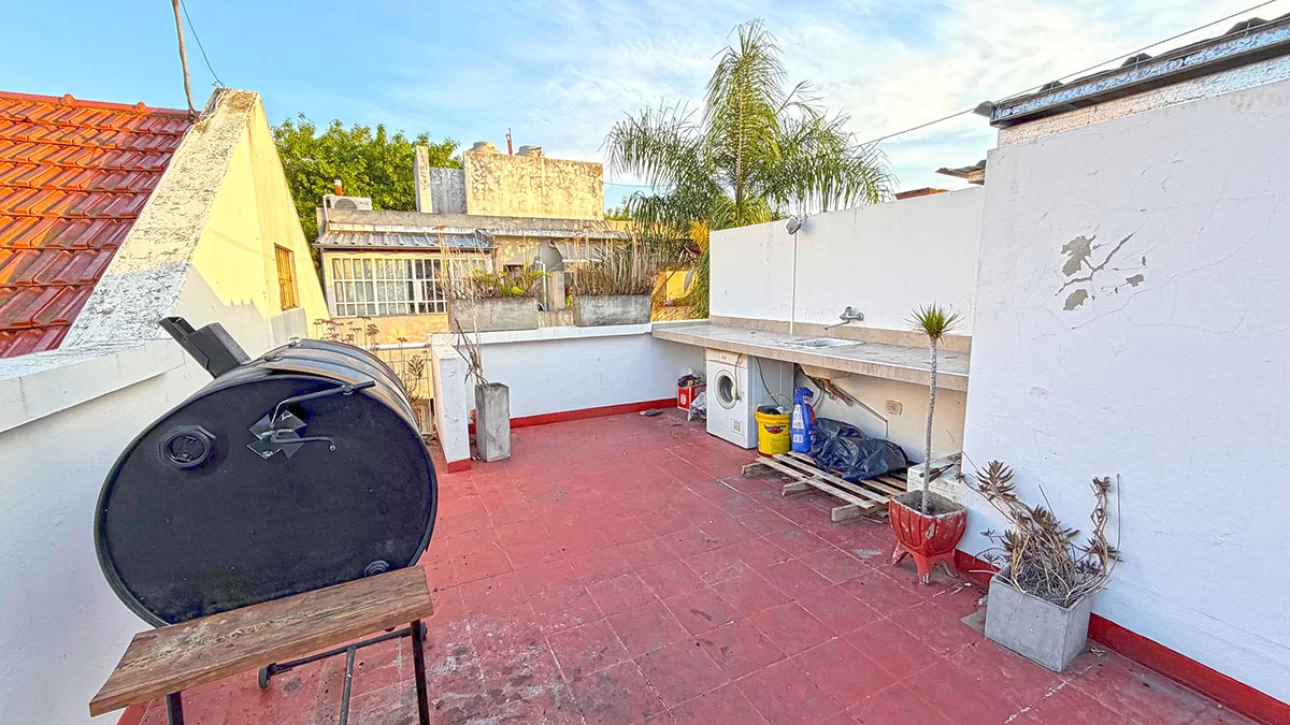 DEPARTAMENTO TIPO DUPLEX 2 AMBIENTES Y MEDIO CON TERRAZA