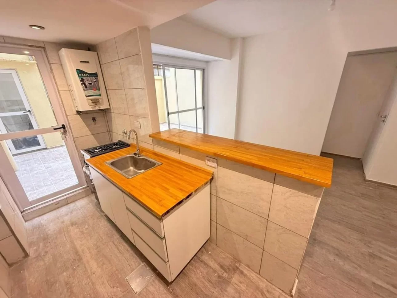 DEPARTAMENTO EN PLANTA BAJA CON PATIO PRIVADO