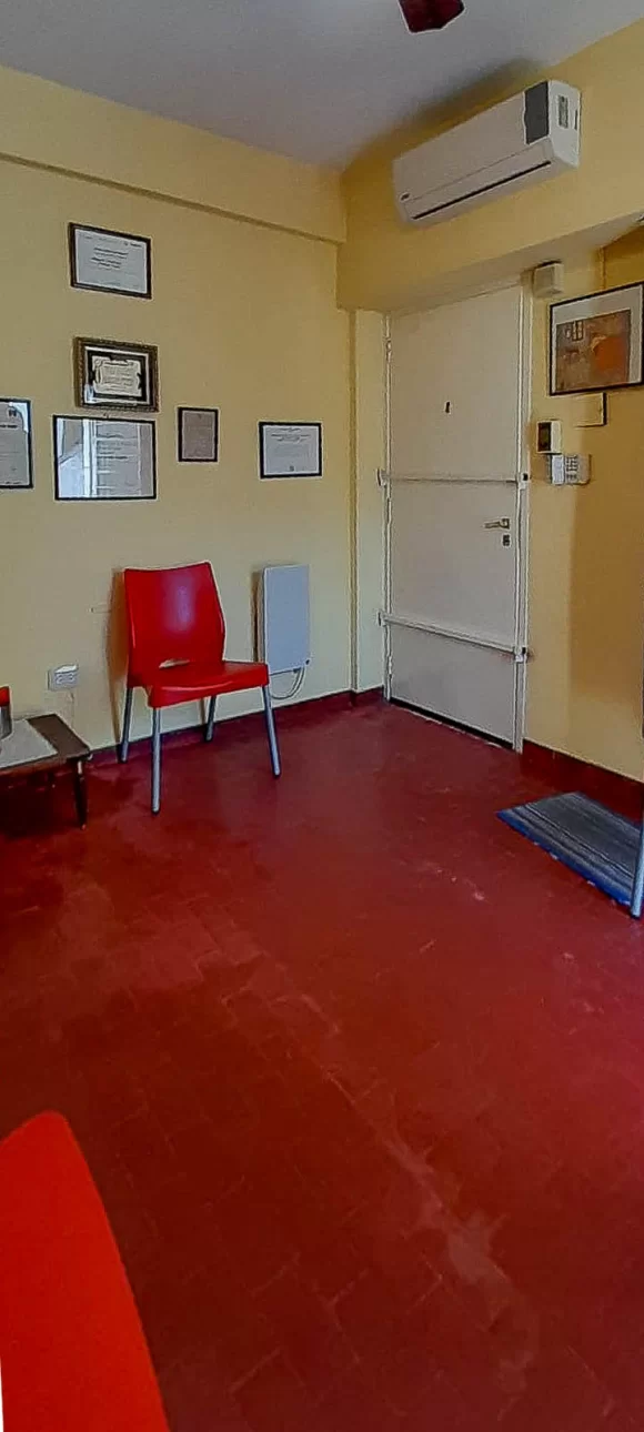 VENTA- J.L.SUAREZ- Casa Lote propio +consultorio+galpon