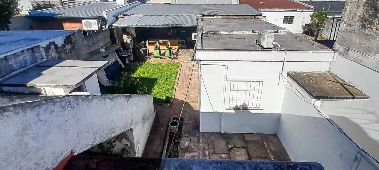 VENTA- J.L.SUAREZ- Casa Lote propio +consultorio+galpon
