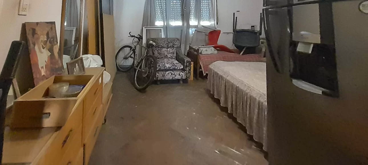 VENTA- J.L.SUAREZ- Casa Lote propio +consultorio+galpon