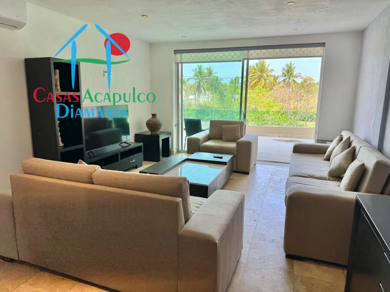 Departamento con vista al campo de golf y 4 recámaras