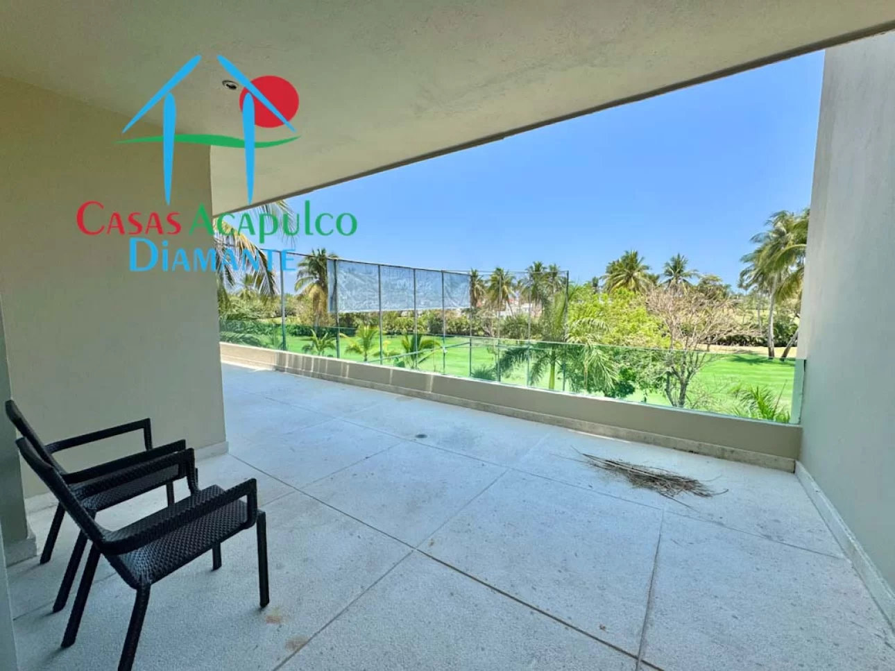 Departamento con vista al campo de golf y 4 recámaras