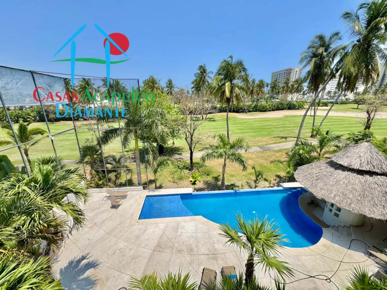 Departamento con vista al campo de golf y 4 recámaras
