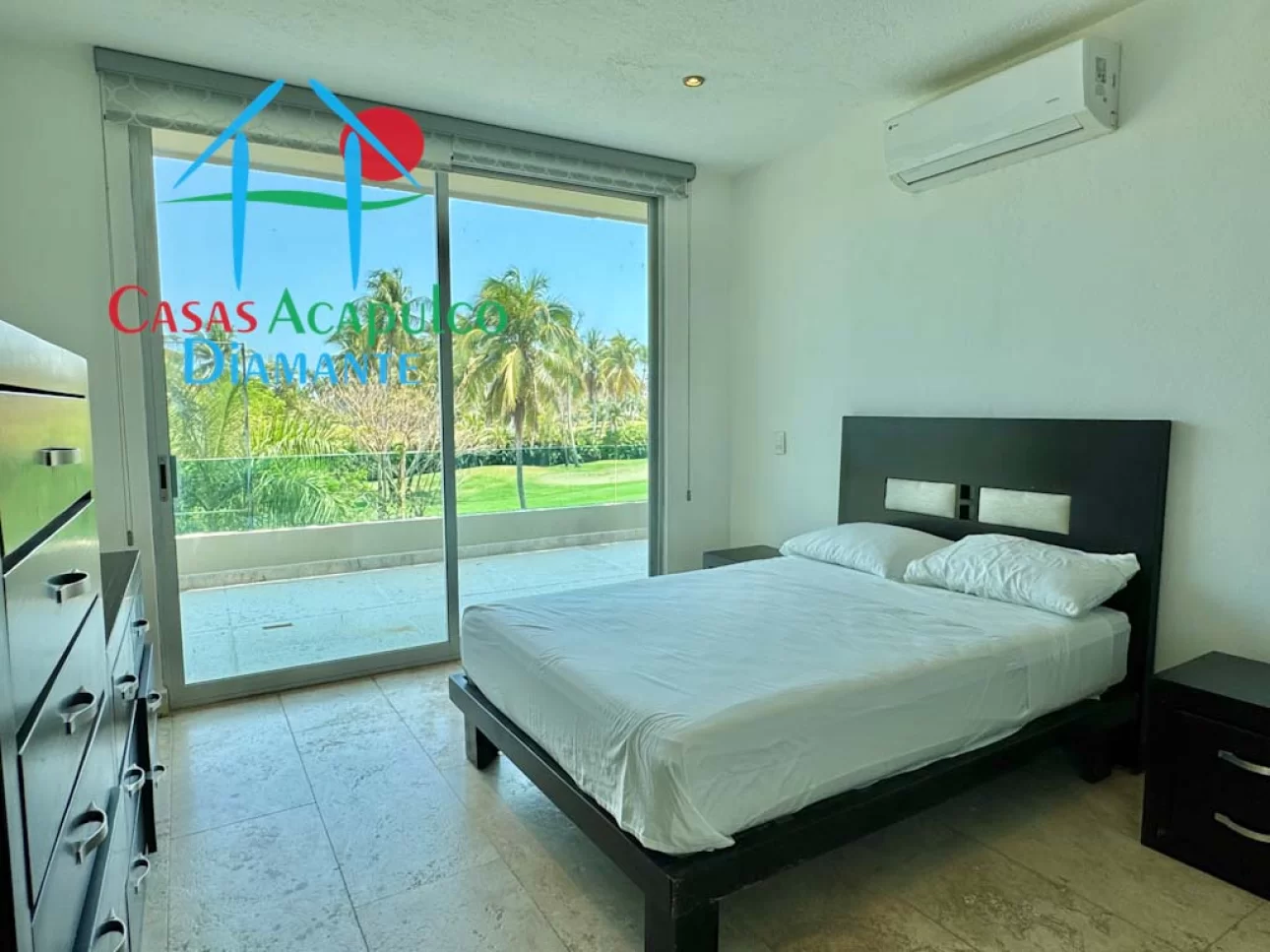 Departamento con vista al campo de golf y 4 recámaras