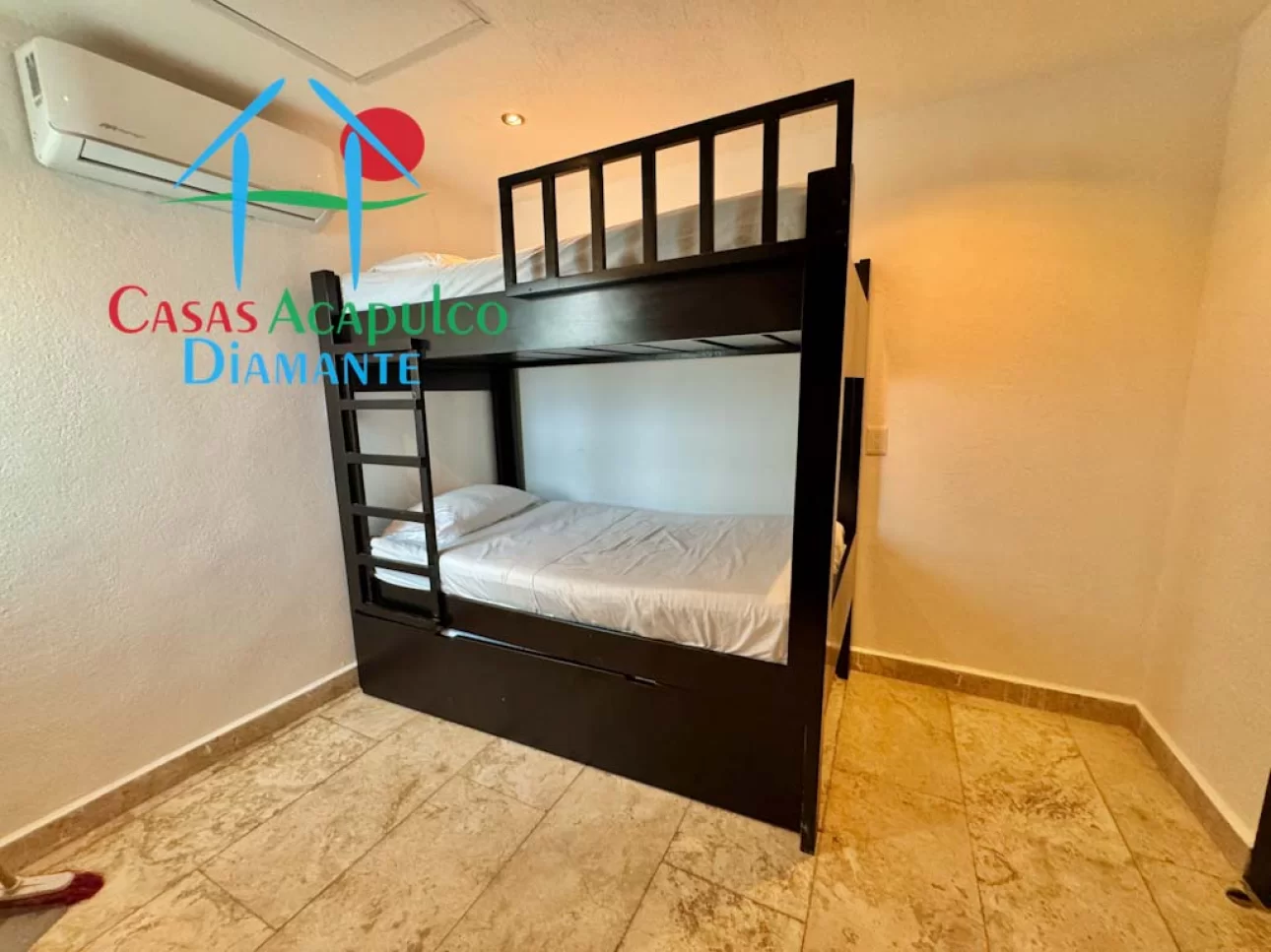 Departamento con vista al campo de golf y 4 recámaras