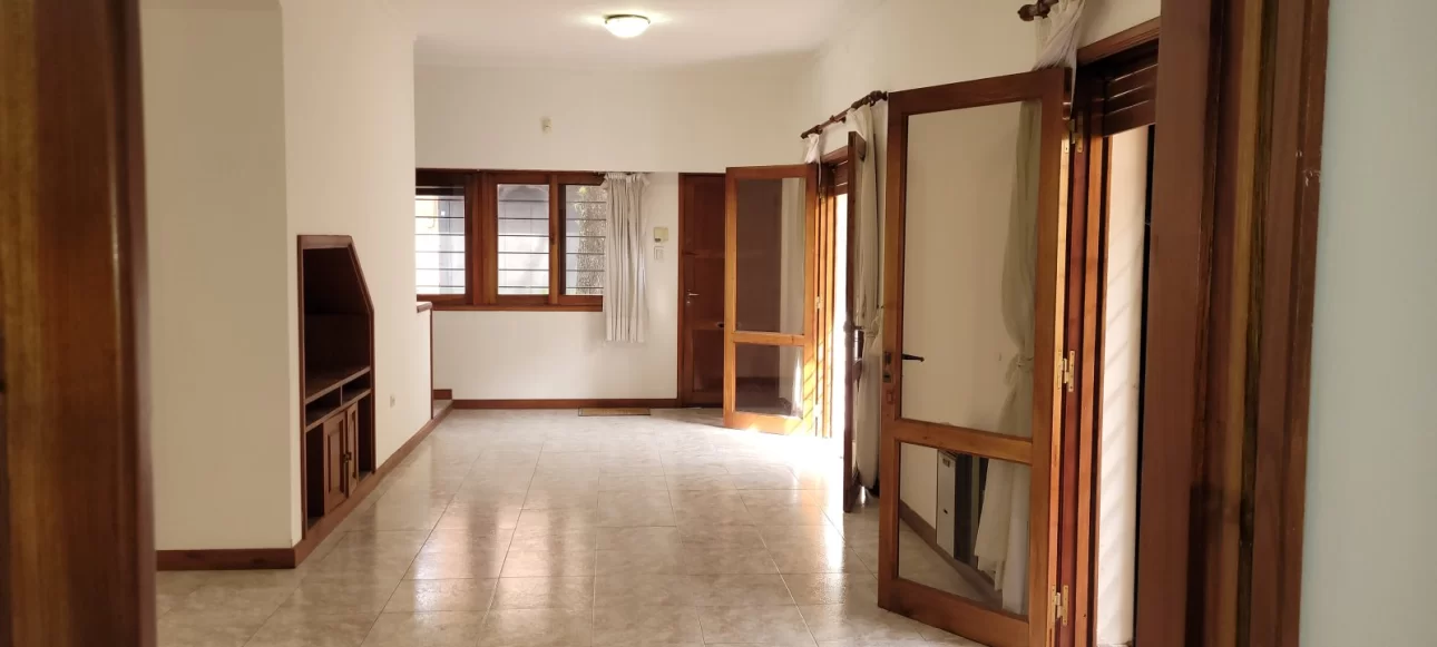 ROSARIO,BARRIO ARROYITO, EXCELENTE CASA ,2PATIOS,OPORTUNIDAD