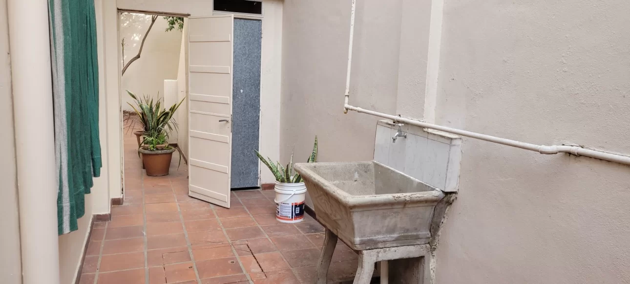 ROSARIO,BARRIO ARROYITO, EXCELENTE CASA ,2PATIOS,OPORTUNIDAD