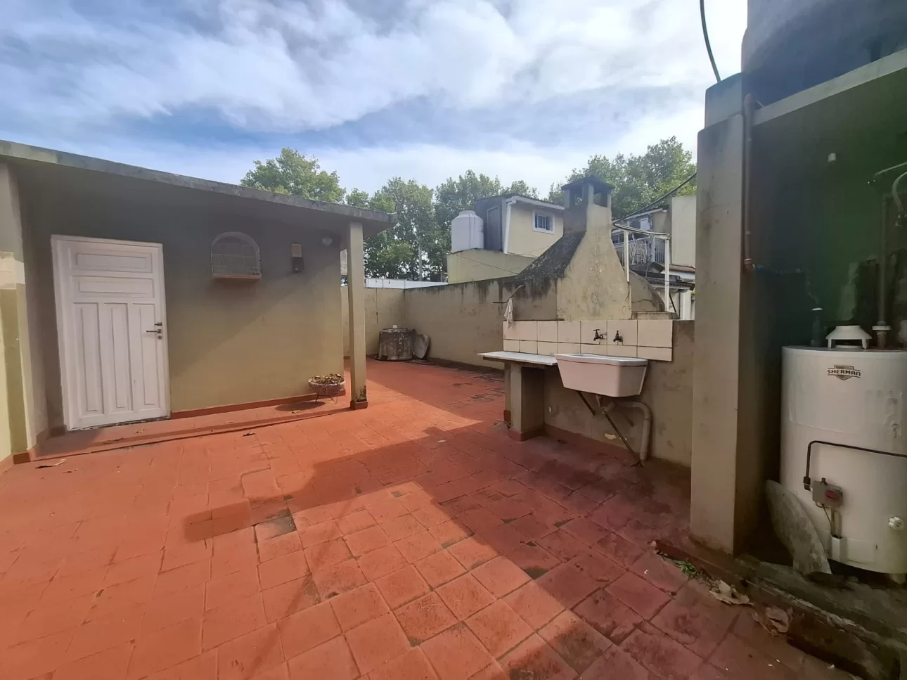PH 3 AMBIENTES CON PATIO Y TERRAZA