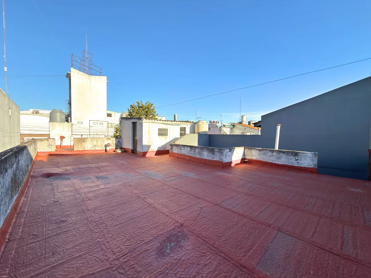 PH de 3 ambientes con patio y terraza