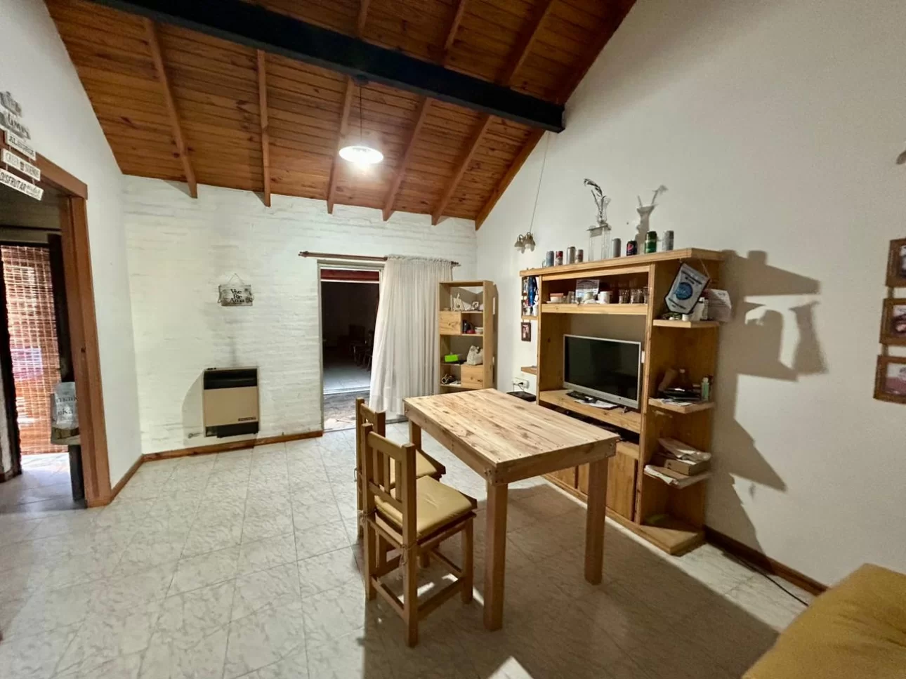 VENTA - CASA EN BARRIO LOS SAUCES