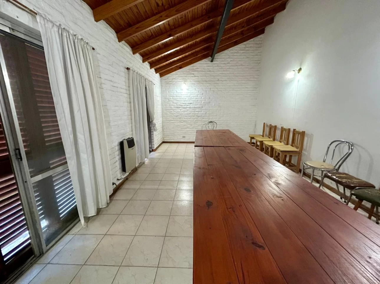 VENTA - CASA EN BARRIO LOS SAUCES