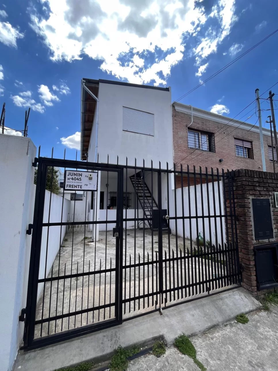 Alquiler- 2 amb con patio.  Junin 4045 V Ballester