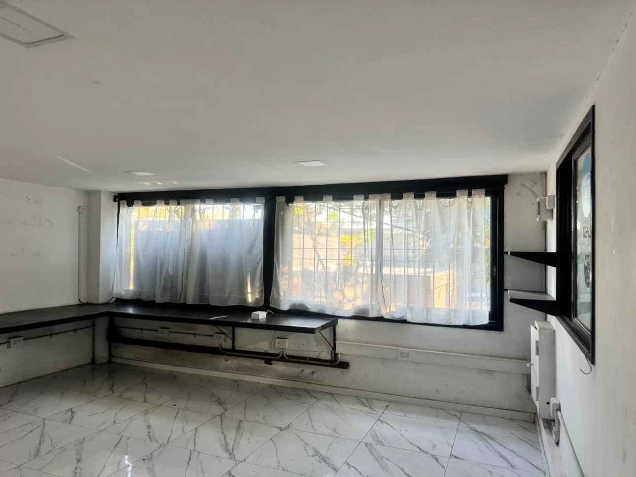 Galpón 405 m² Próximo a Av Márquez y Ruta 8
