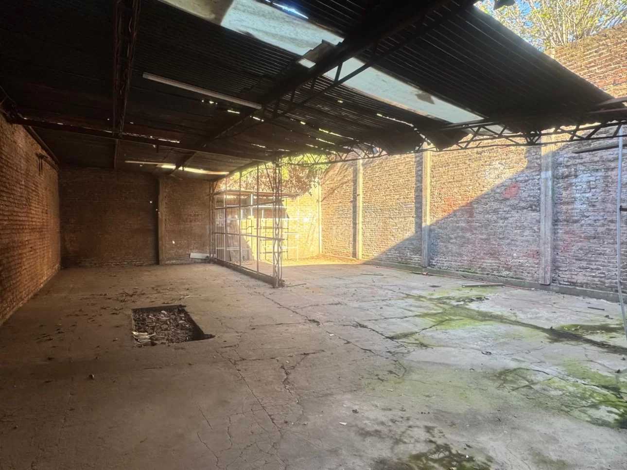 Galpón 405 m² Próximo a Av Márquez y Ruta 8