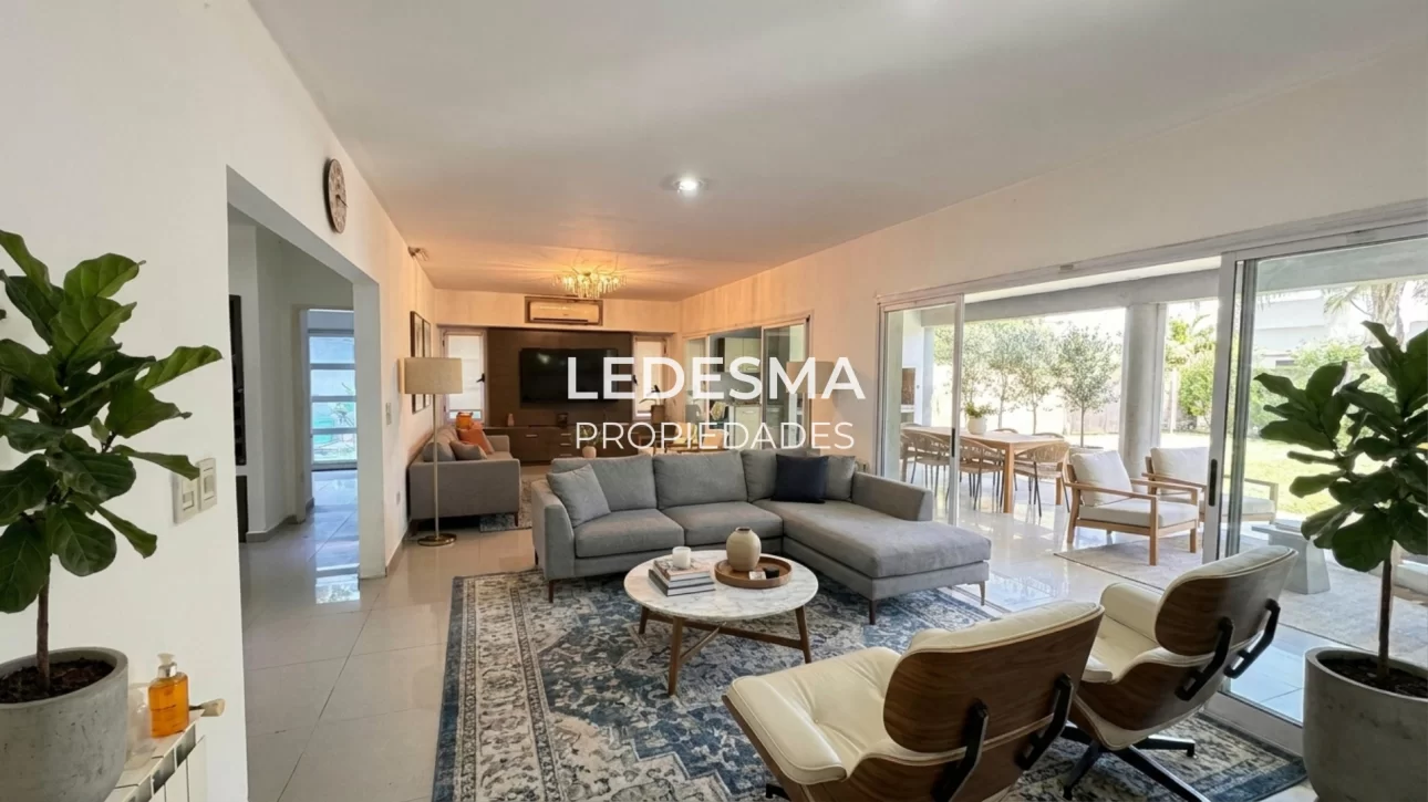 VENTA CASA 6 AMBIENTES HARAS MARIA VICTORIA