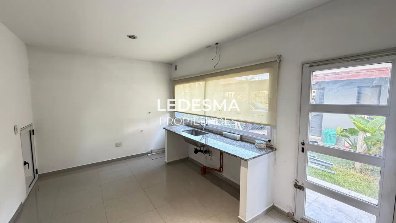 VENTA CASA 6 AMBIENTES HARAS MARIA VICTORIA