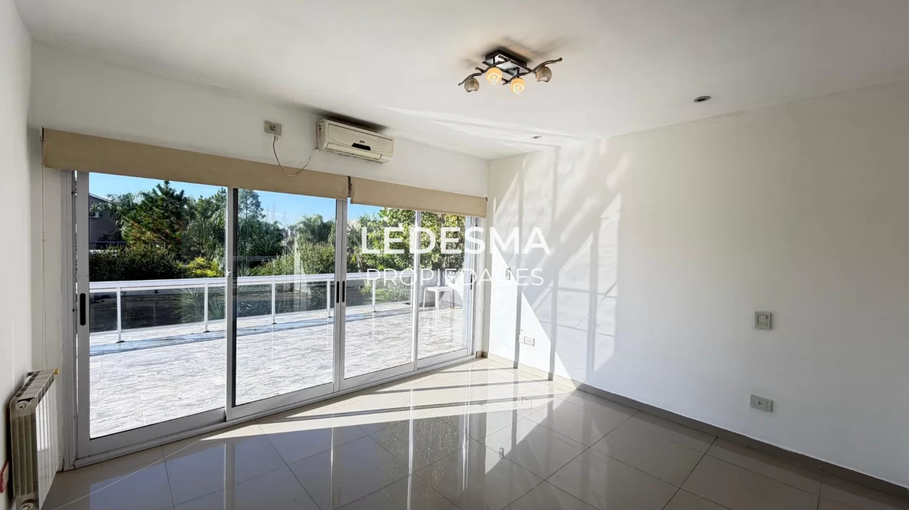 VENTA CASA 6 AMBIENTES HARAS MARIA VICTORIA