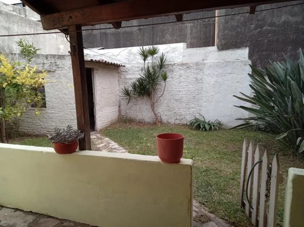 Casa 3 ambientes c/cochera y patio