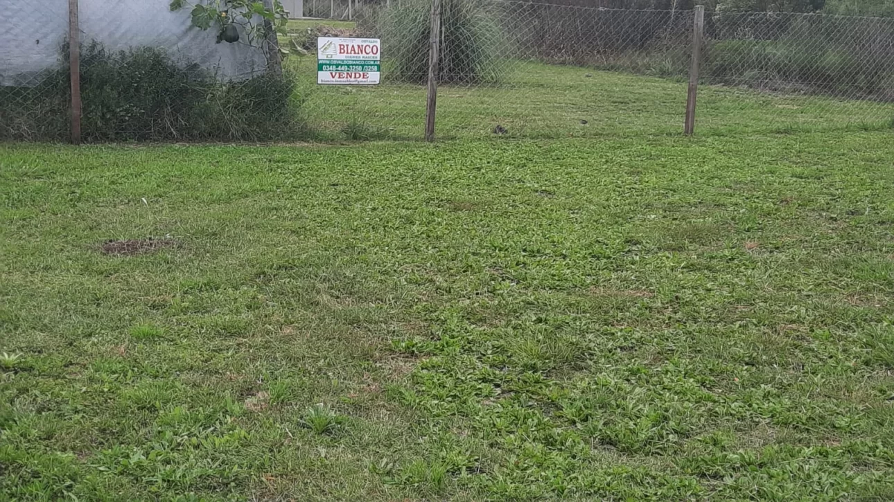 Lote cercado y mantenido cerca de ruta 6