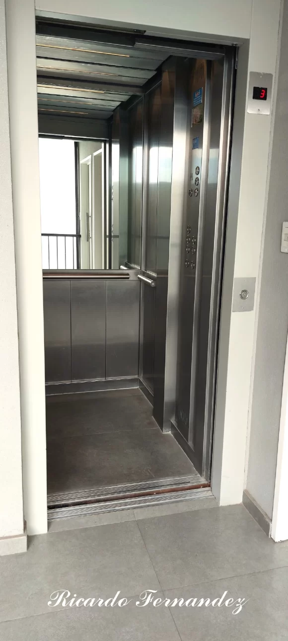 IMPECABLE 2 AMBIENTES CONTRAFRENTE CON BALCON TERRAZA 2 AÑOS