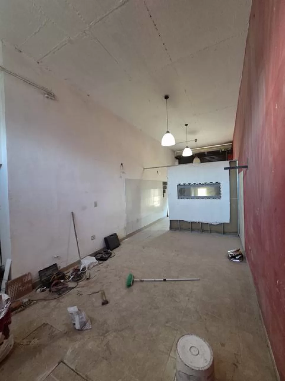 Local  40m2 sobre Santos Vega