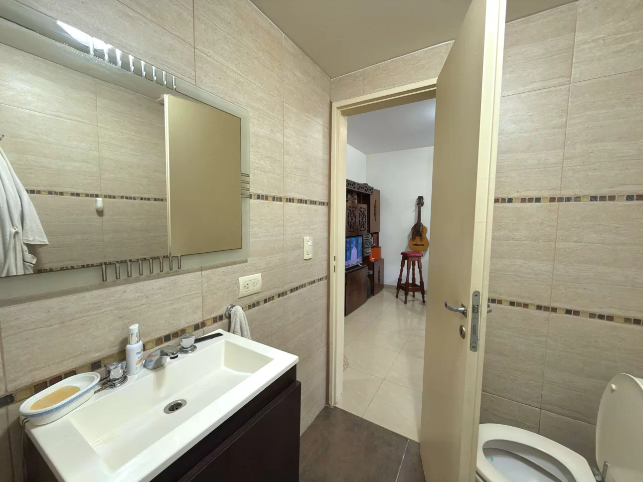 Departamento de 2 ambientes con jardin y parrilla