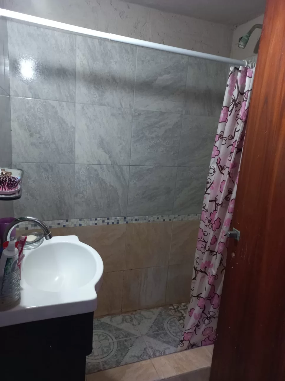 SE ALQUILA DUPLEX EN GONZALEZ CATAN
