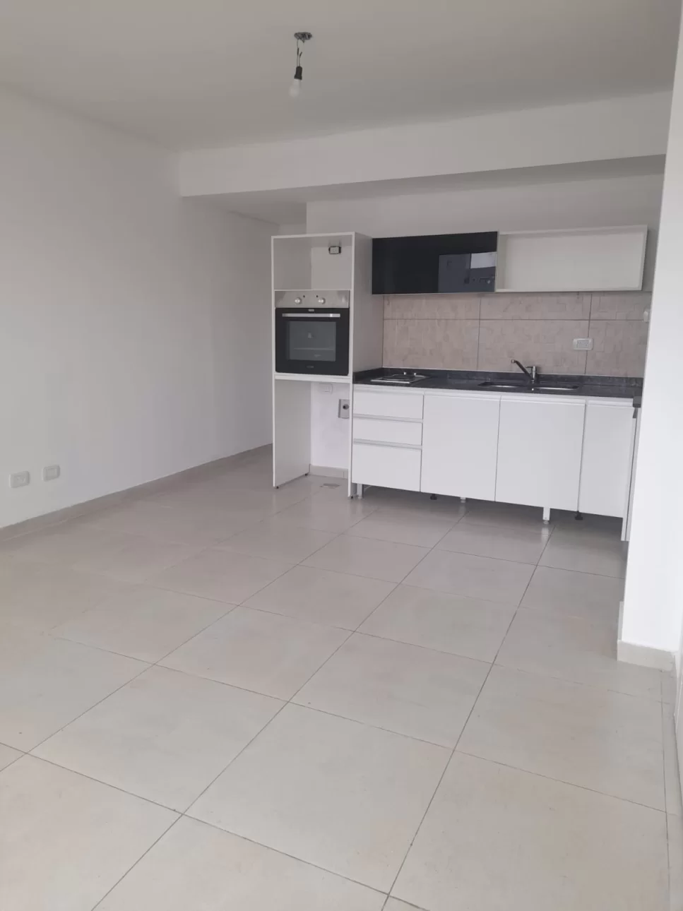 ALQUILER DEPARTAMENTO 2 AMBIENTES AL FRENTE CON BALCON MORON