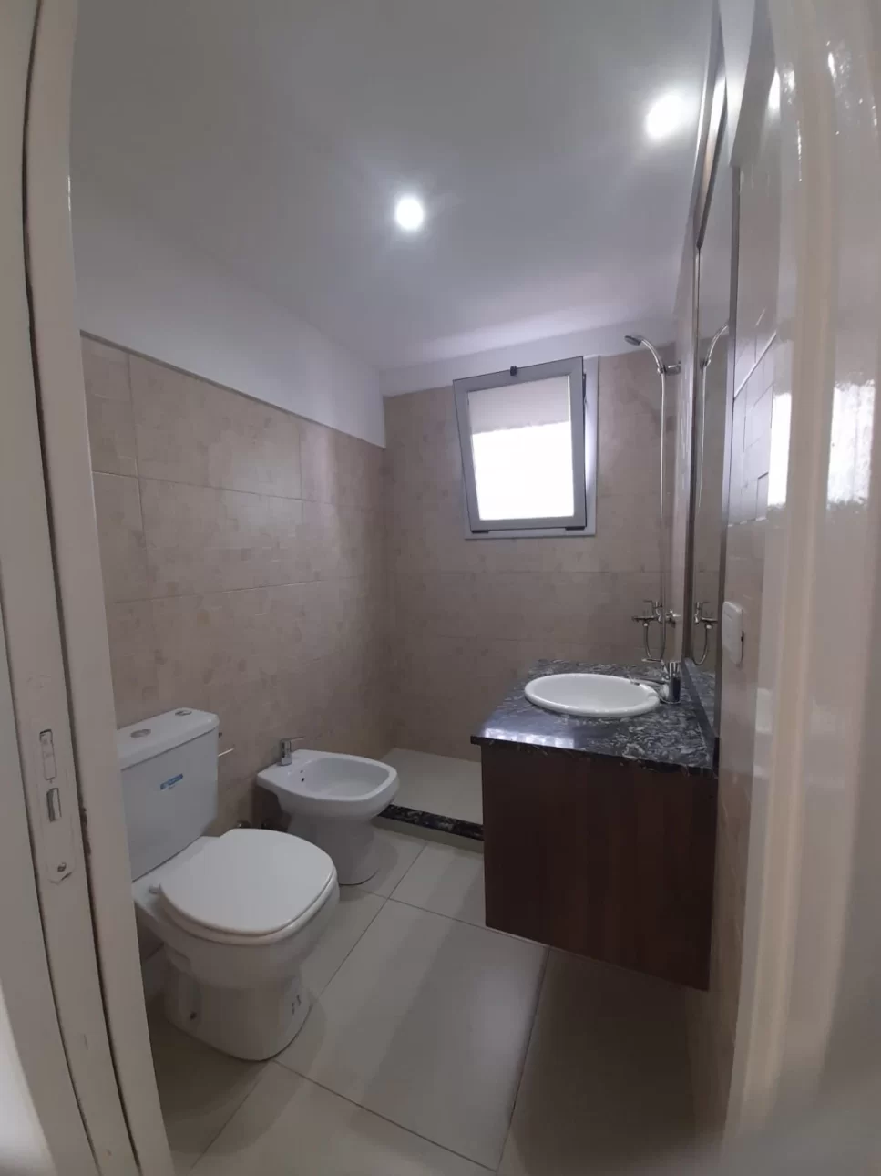 ALQUILER DEPARTAMENTO 2 AMBIENTES AL FRENTE CON BALCON MORON