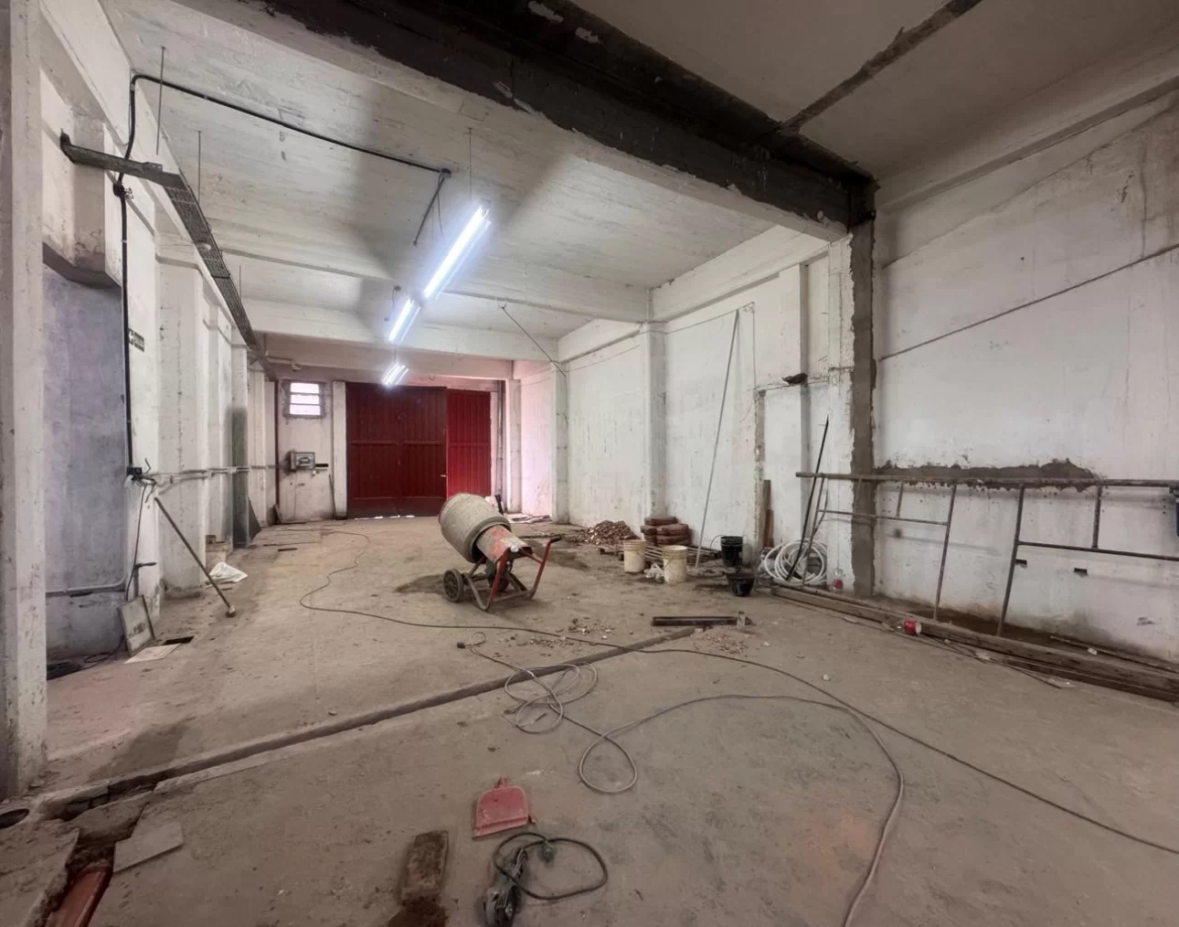 Galpón 980 m2 a m. de Av San Martin