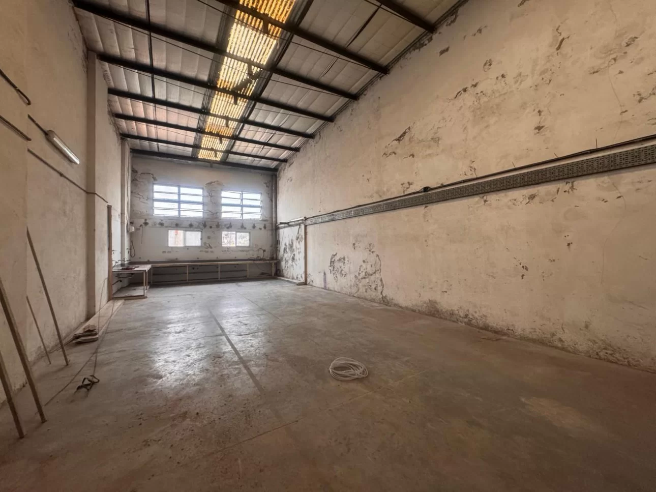 Galpón 980 m2 a m. de Av San Martin