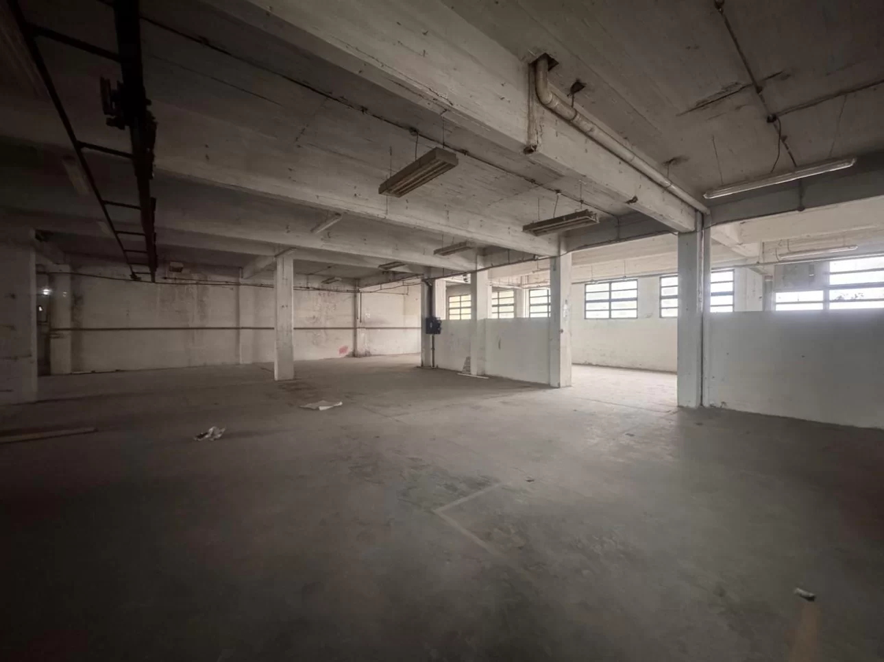 Galpón 1000 m2 a mts. Av. San Martín