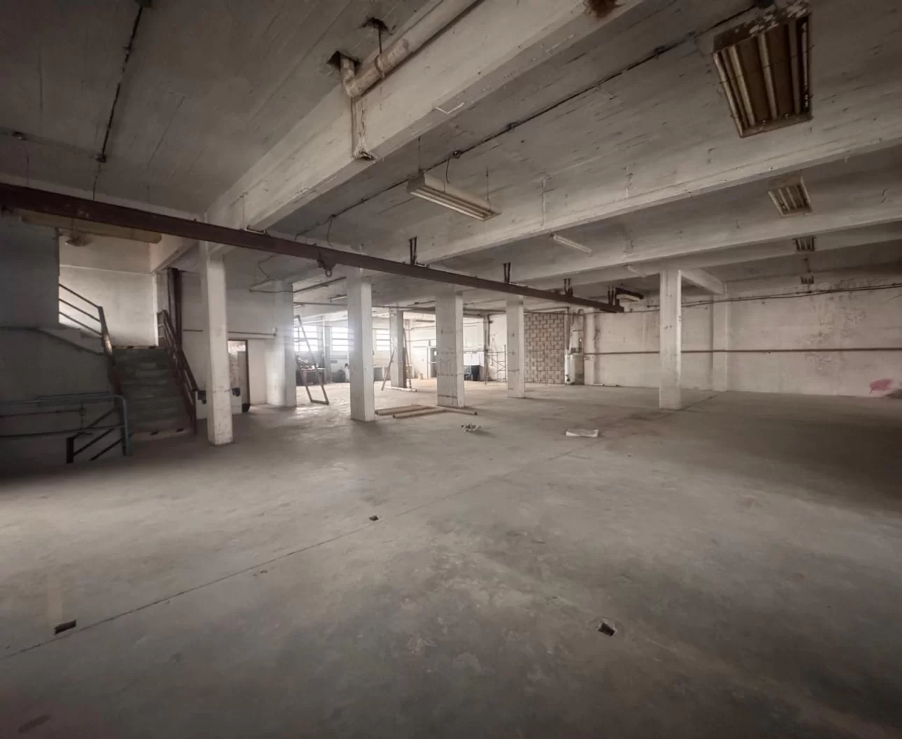 Galpón 1000 m2 a mts. Av. San Martín