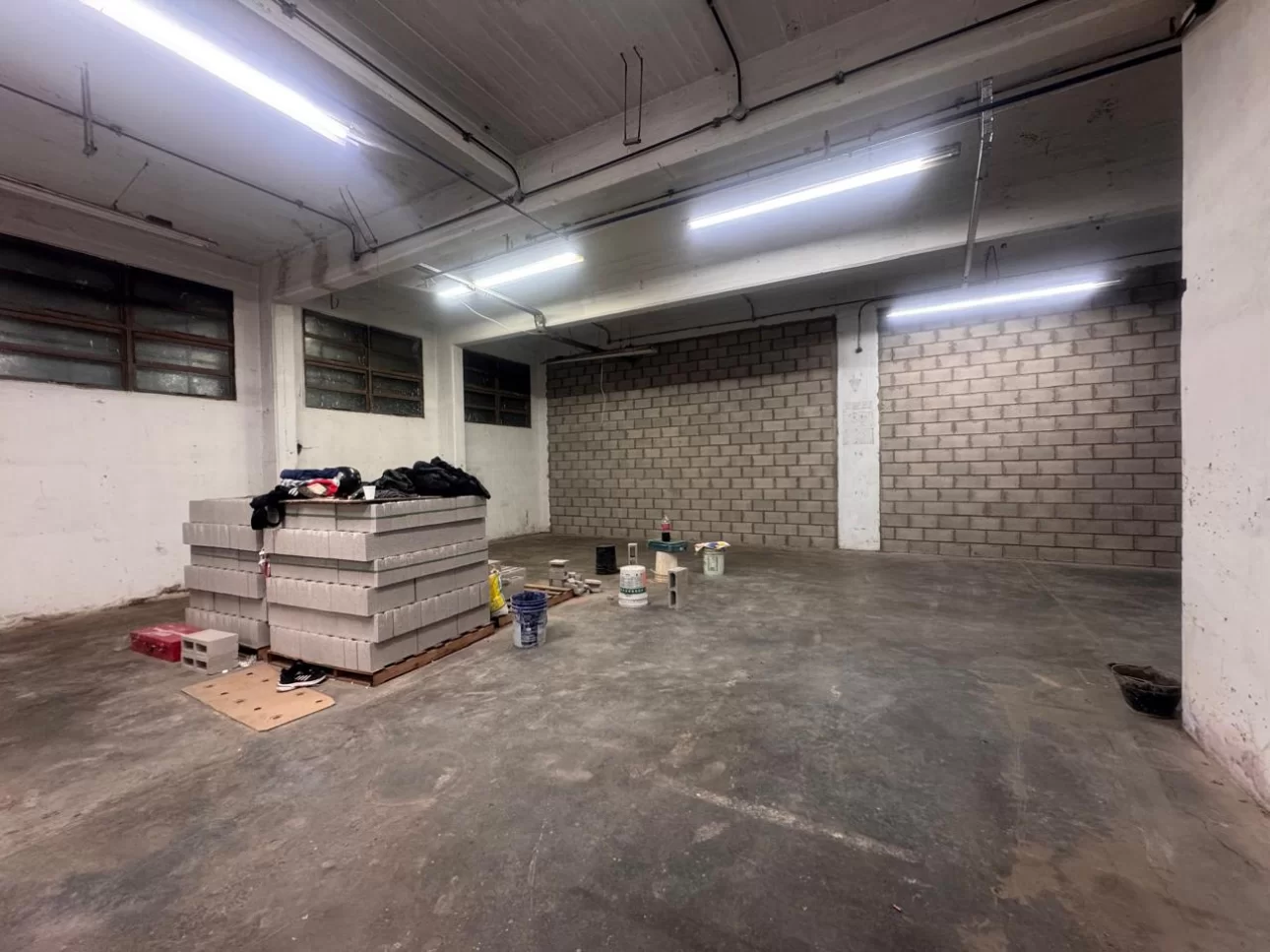 Galpón 1000 m2 a mts. Av. San Martín