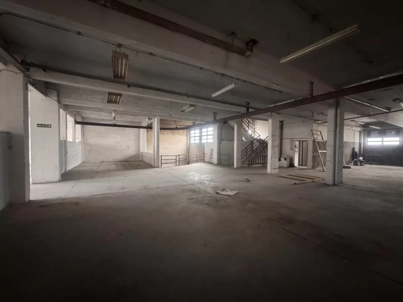 Galpón 1000 m2 a mts. Av. San Martín