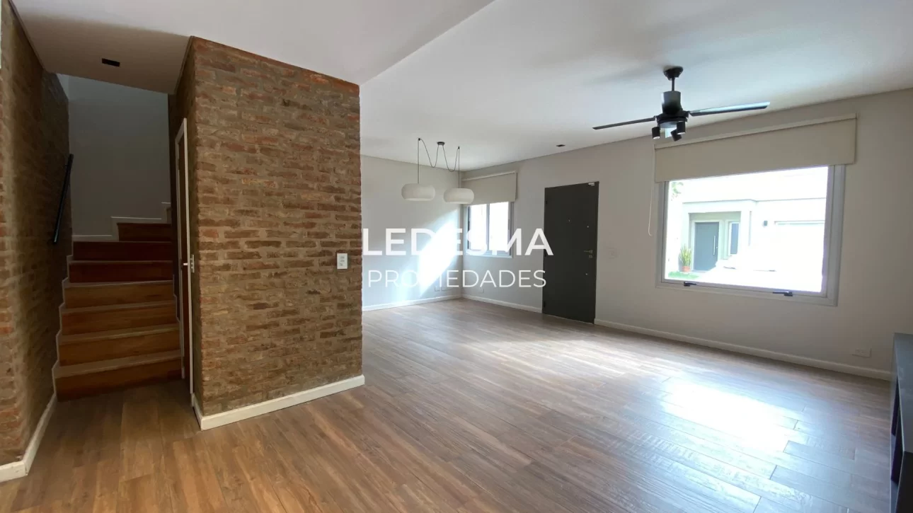 VENTA CASA  PH 4 AMBIENTES HURLINGHAM