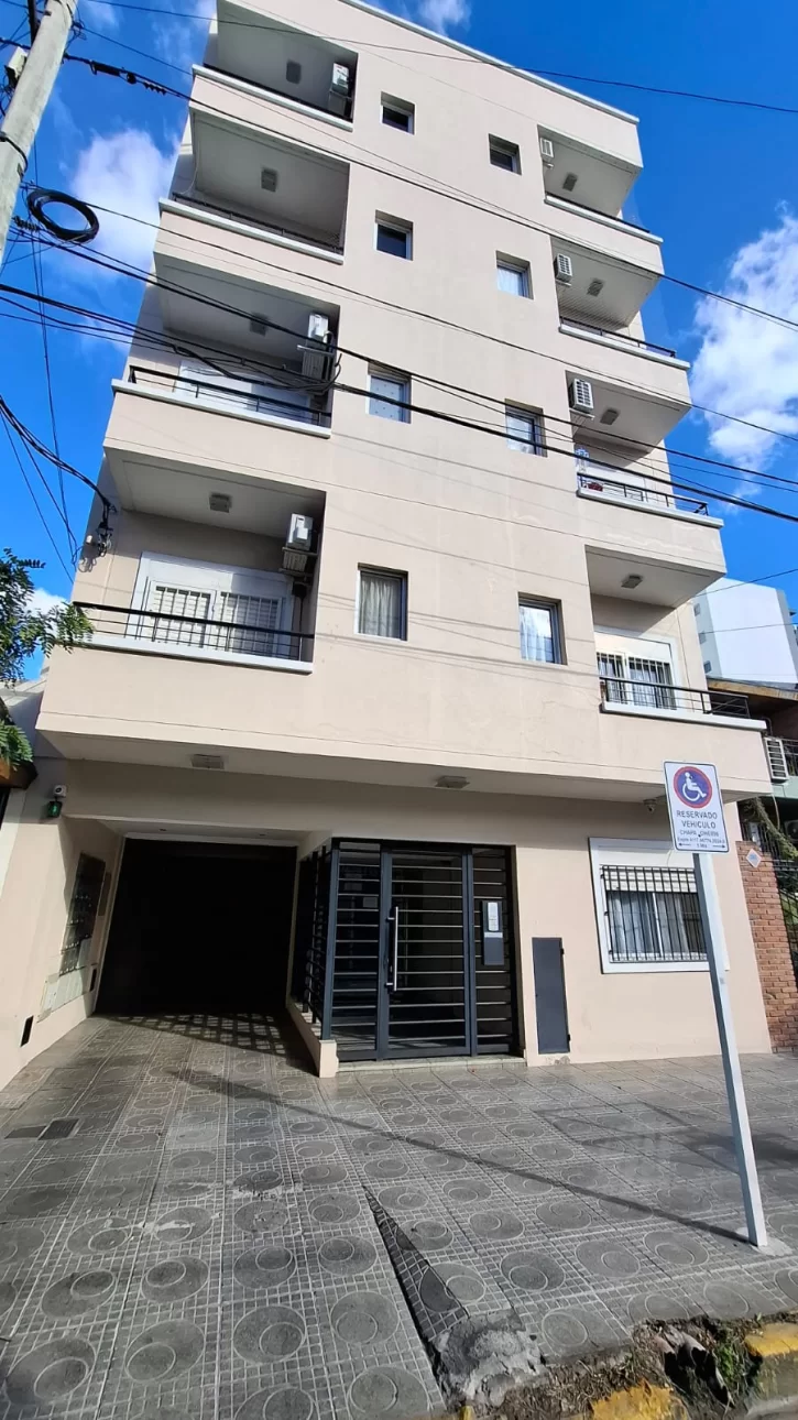 DEPARTAMENTO 3 AMBIENTES S/BALCON