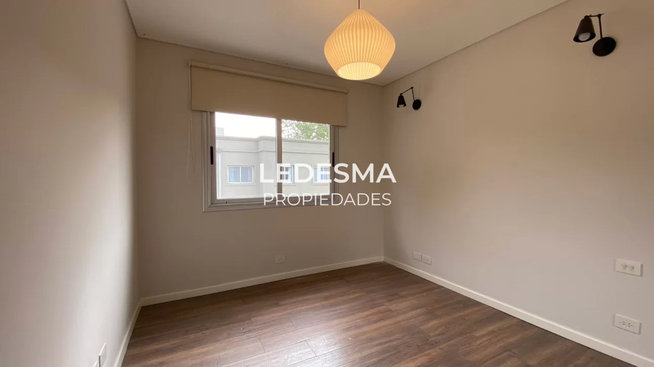 VENTA CASA  PH 4 AMBIENTES HURLINGHAM