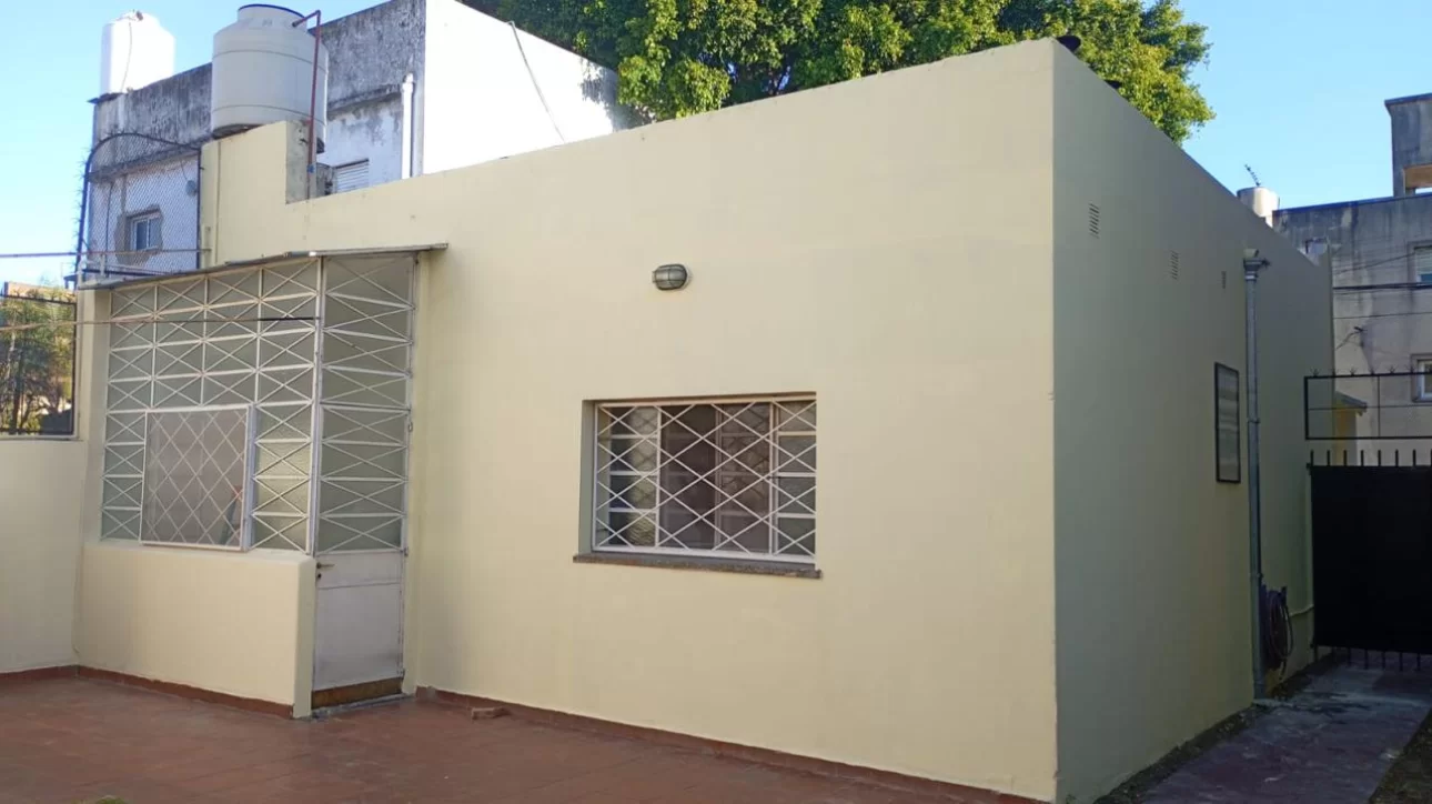 Venta Casa 3 Ambientes con amplio parque y pileta.