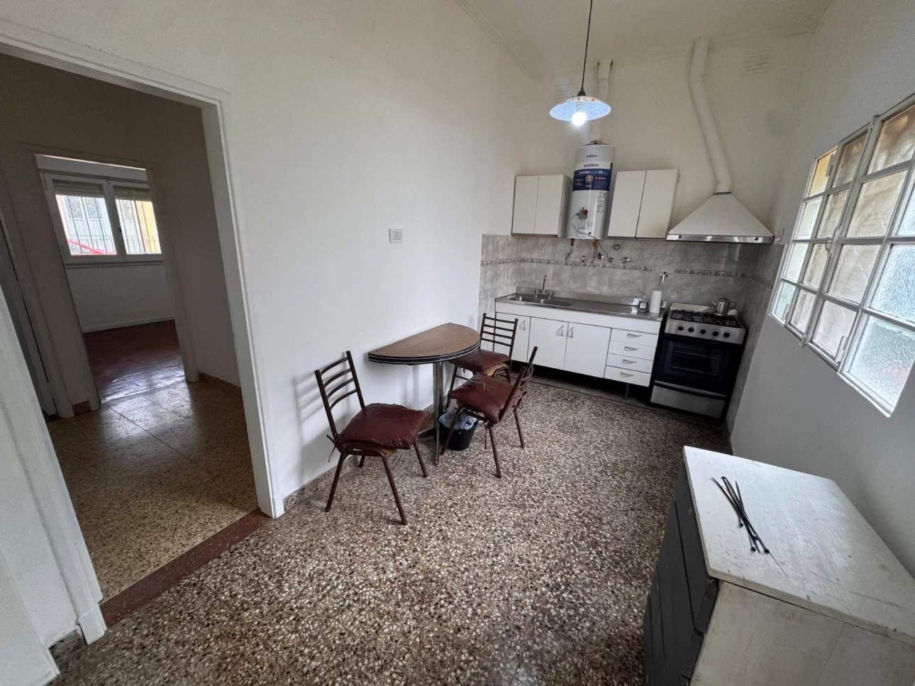 Venta Casa 3 Ambientes con amplio parque y pileta.
