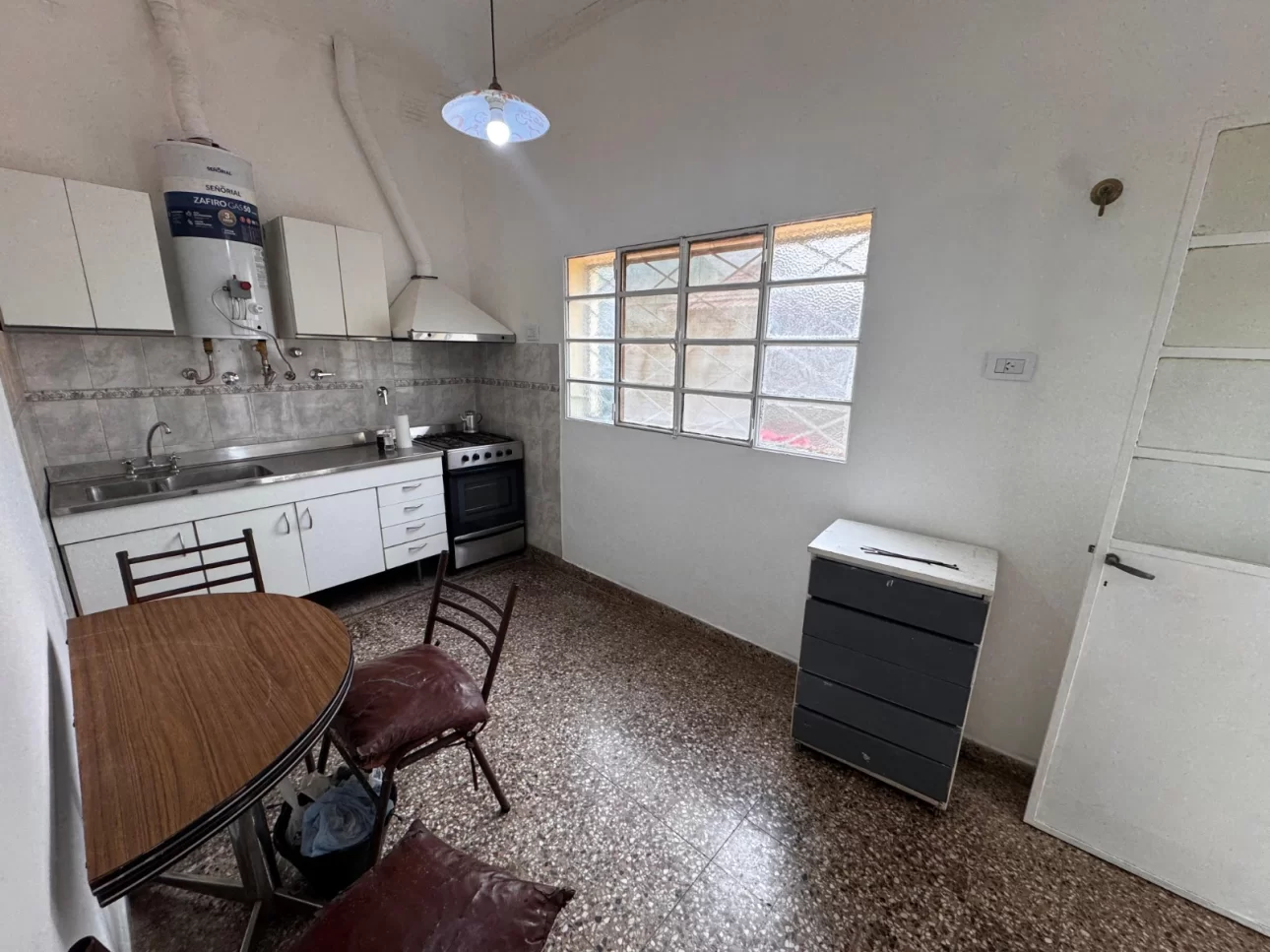 Venta Casa 3 Ambientes con amplio parque y pileta.