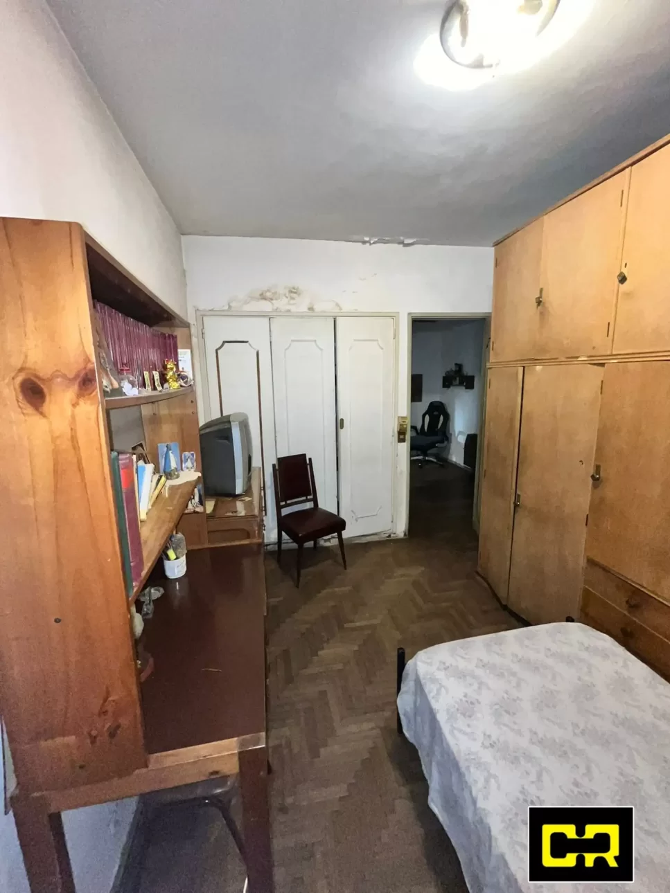 Semipiso 4 ambientes con balcones al frente.