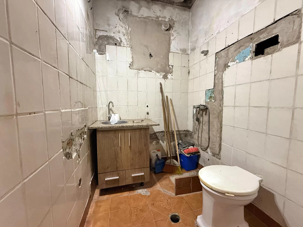 PH de 2 ambientes con patio a refaccionar