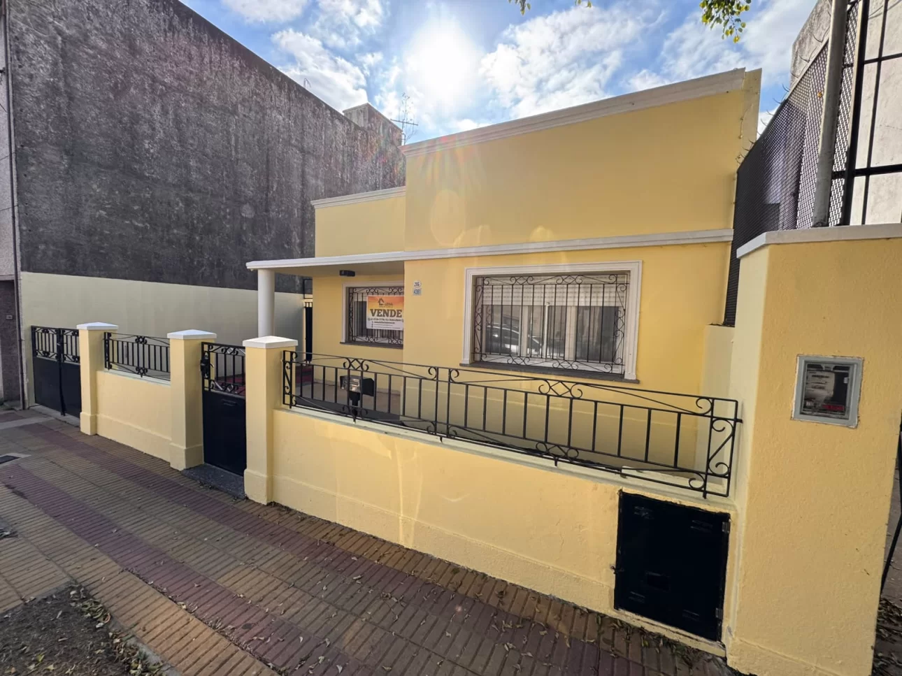 Venta Casa 3 Ambientes con amplio parque y pileta.